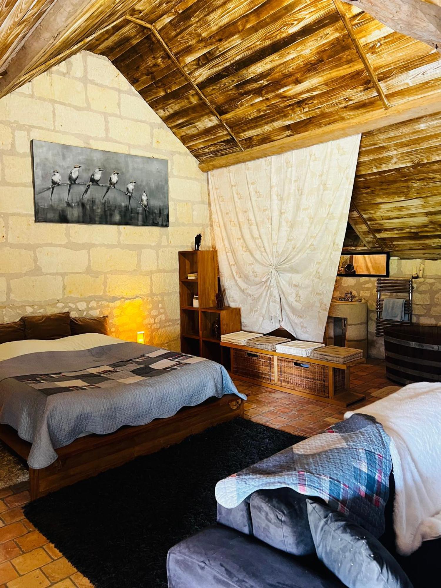 Allonnes  Chateau De La Thibaudiere - Chambre Du Tonneau מראה חיצוני תמונה