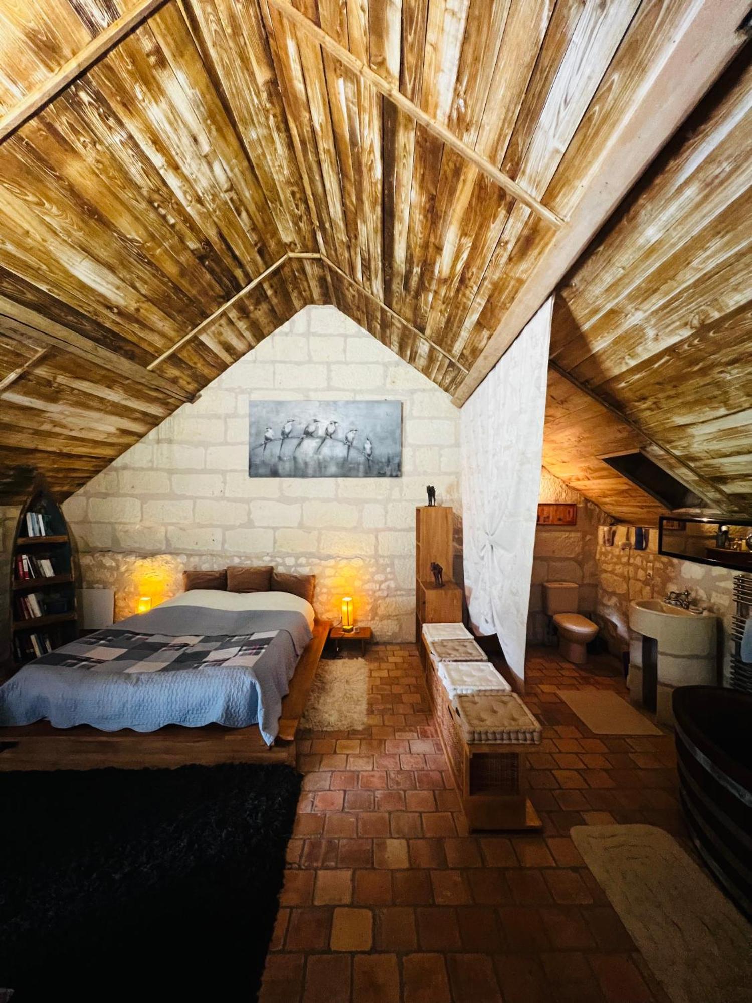 Allonnes  Chateau De La Thibaudiere - Chambre Du Tonneau מראה חיצוני תמונה