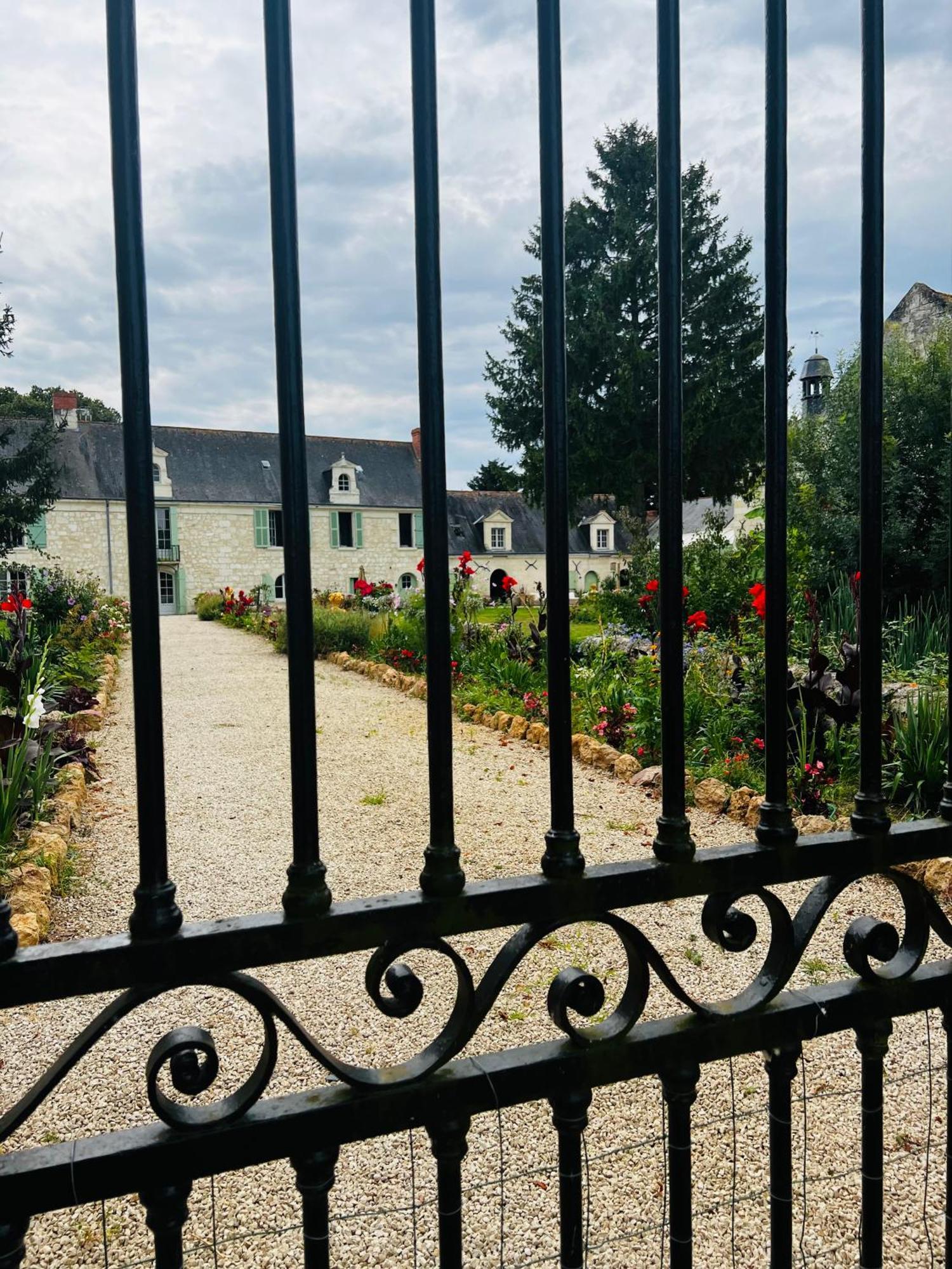 Allonnes  Chateau De La Thibaudiere - Chambre Du Tonneau מראה חיצוני תמונה